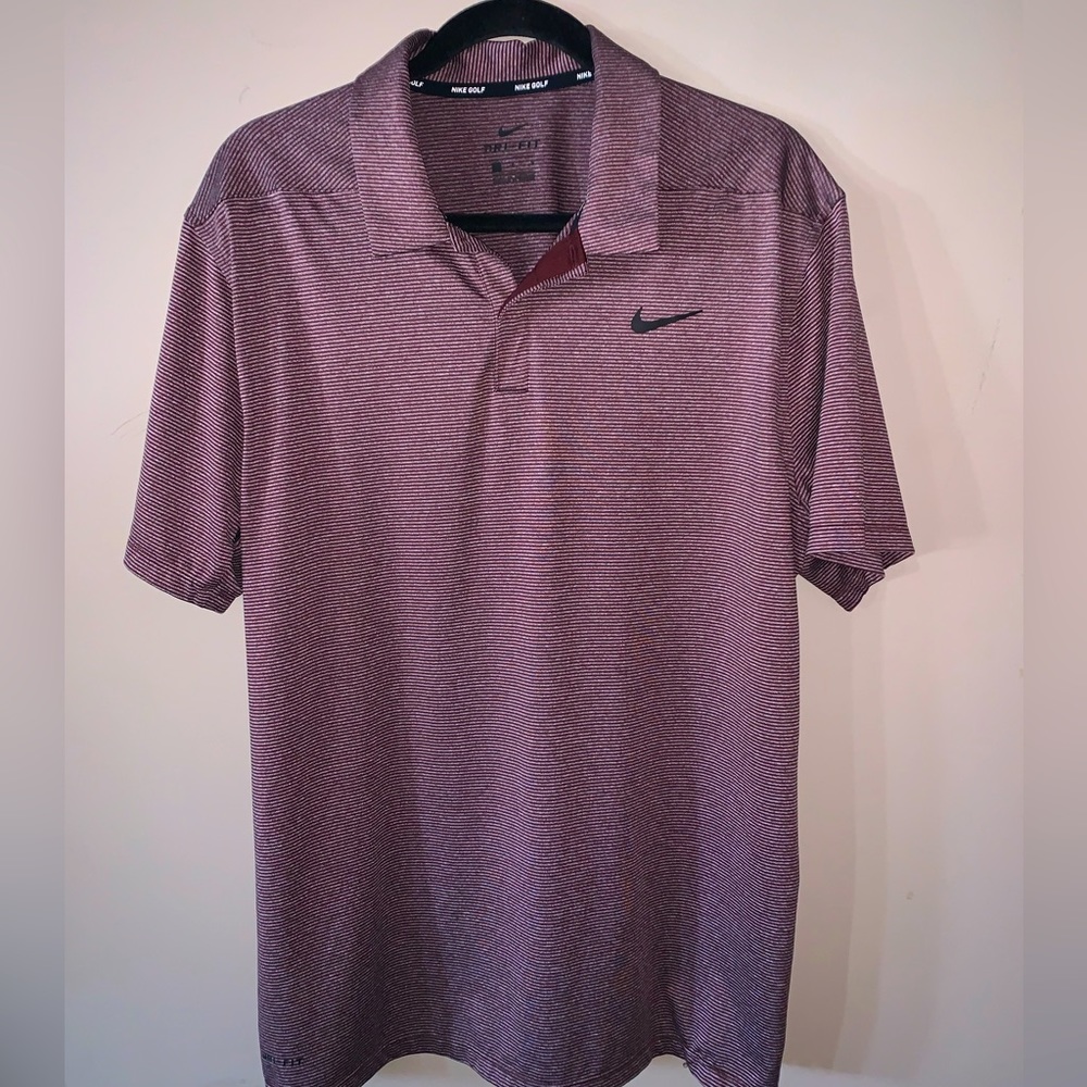 Nike men’s golf polo size large in excellent condition.
